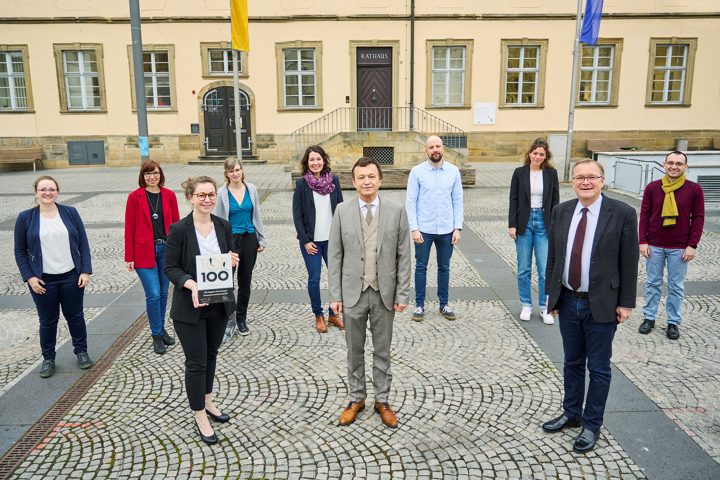 Bamberger Oberbürgermeister Andreas Starke gratuliert HTK Team zur Auszeichnung TOP 100 Innovatoren 2022